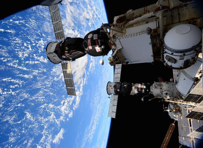 Illustration for article titled Relax In The Simple Beauty Of Our Planet In These Astronaut Photos